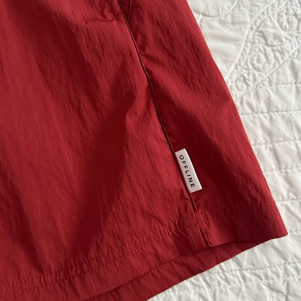 NWT OFFLINE By Aerie Day Off 5" Short Red Women’s Medium - Picture 11 of 14